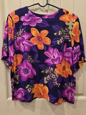 Vintage 90s Nouveau Floral Rayon Blouse | Shoulder Button Detail | Size Large